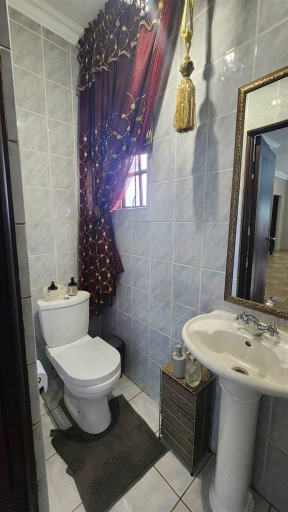 5 Bed House in Garsfontein photo number 25