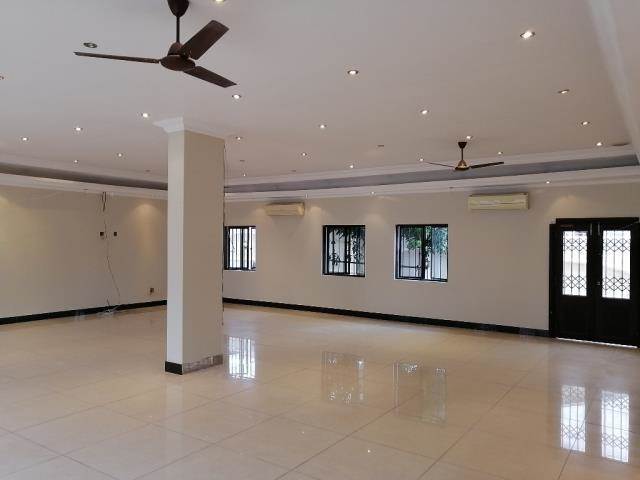 120  m² Retail Space in Durban North photo number 3