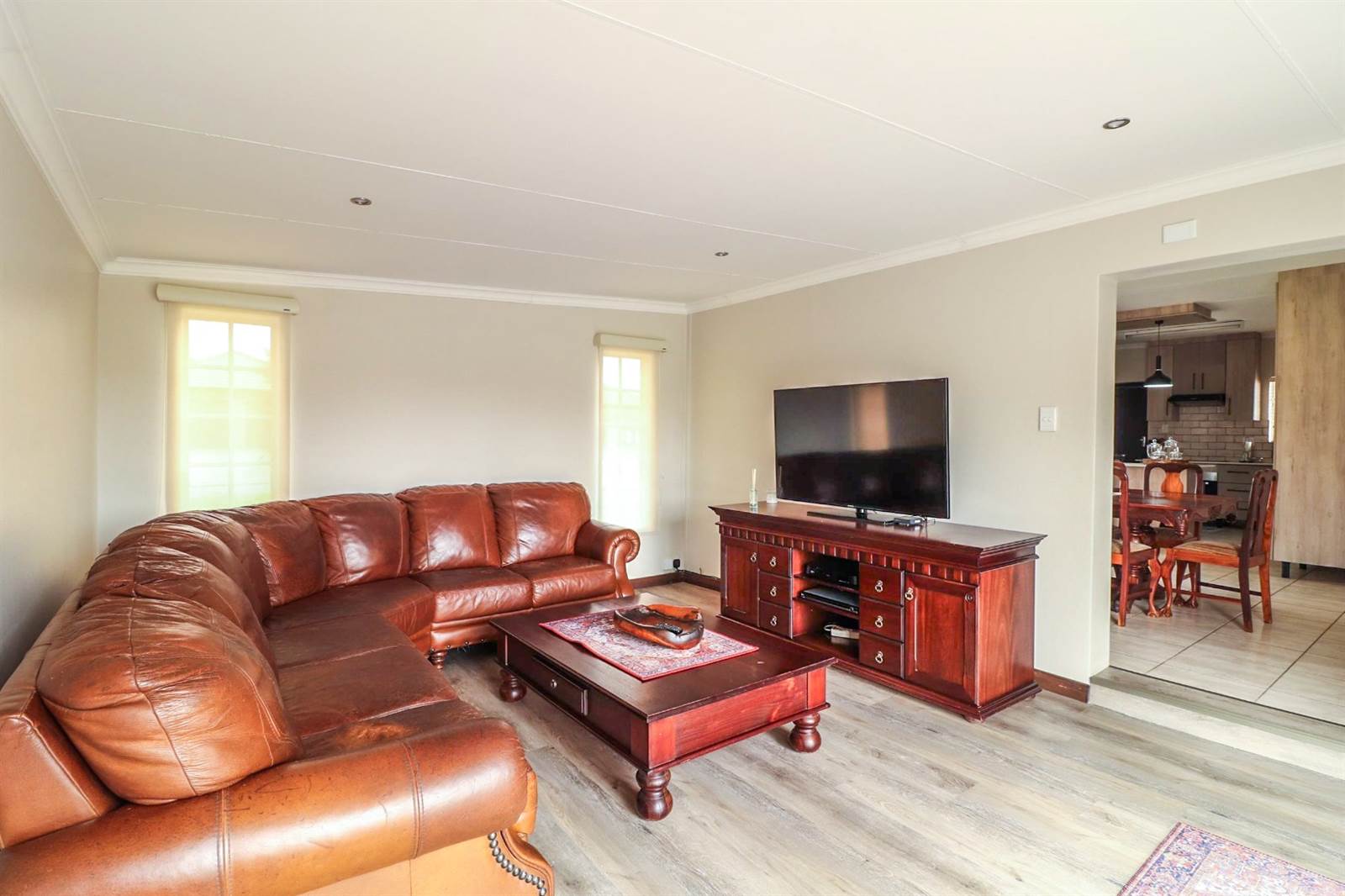 3 Bed House in Waterkloof East photo number 10