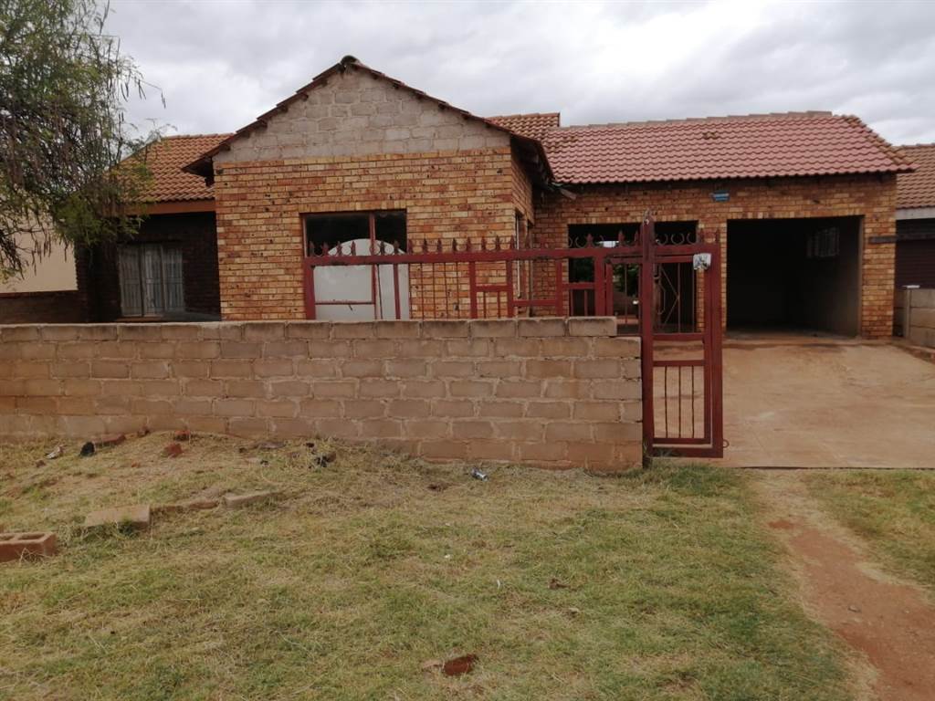3 Bed House in Lebowakgomo photo number 1