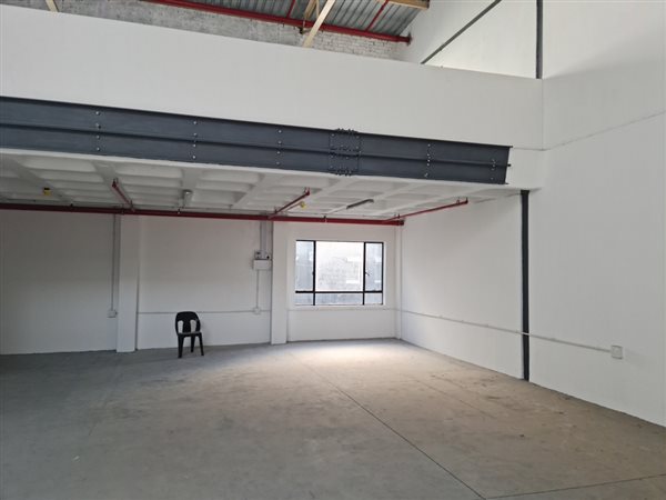 310  m² Industrial space