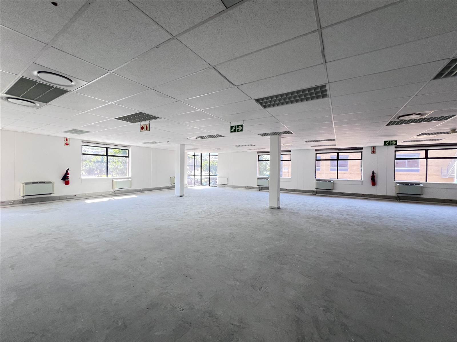 407  m² Commercial space in Plattekloof photo number 2