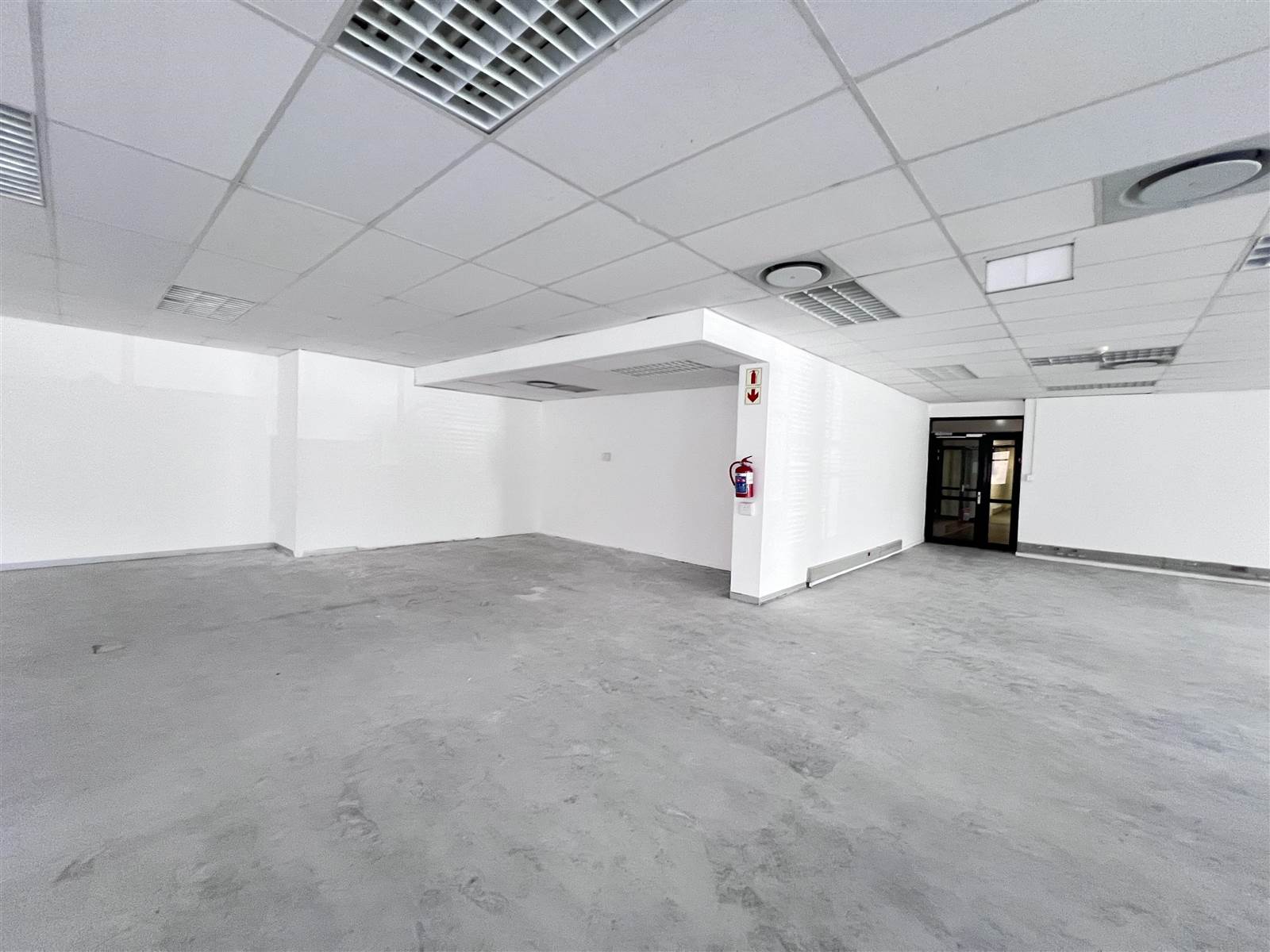 407  m² Commercial space in Plattekloof photo number 8