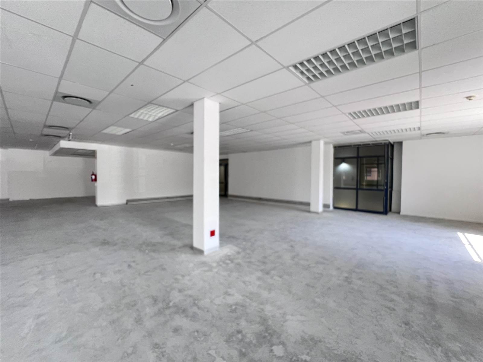 407  m² Commercial space in Plattekloof photo number 5
