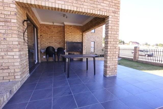 3 Bed House in Kungwini Country Estate photo number 12