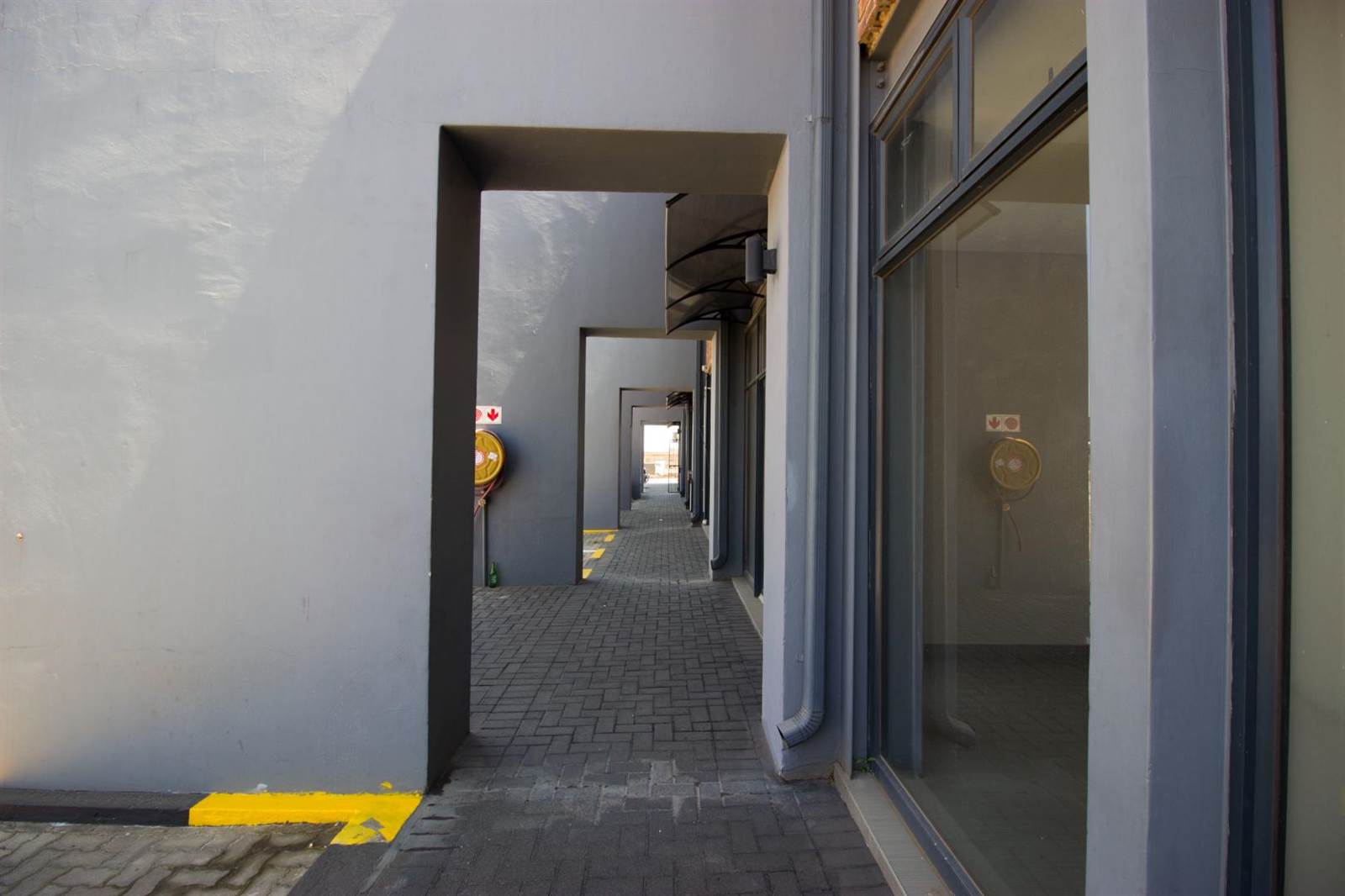 300  m² Commercial space in Witbank Central photo number 8