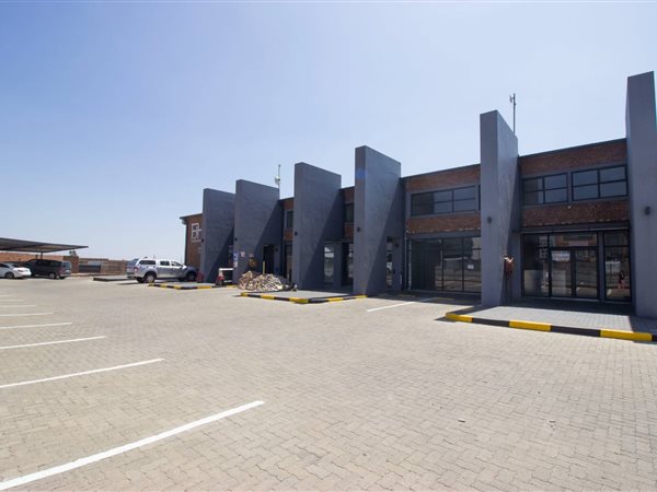 300  m² Commercial space in Witbank Central