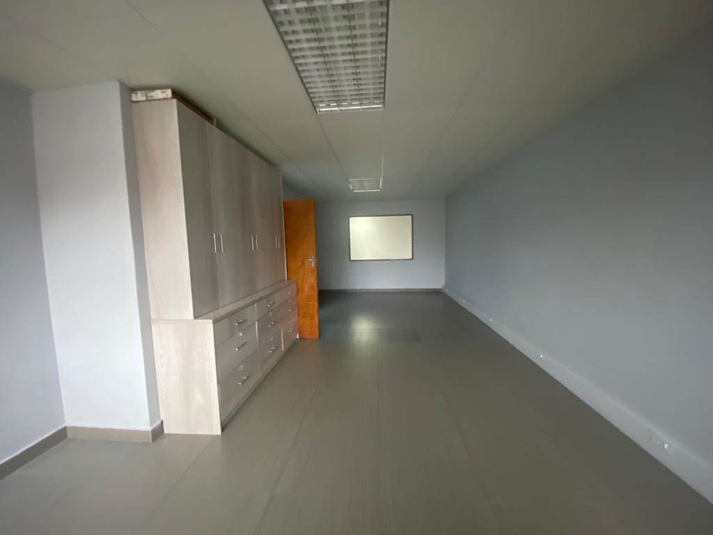 300  m² Commercial space in Witbank Central photo number 19