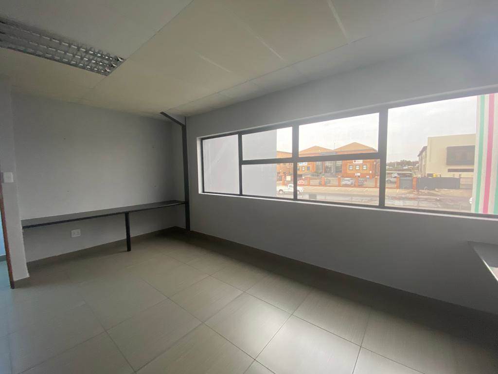 300  m² Commercial space in Witbank Central photo number 21