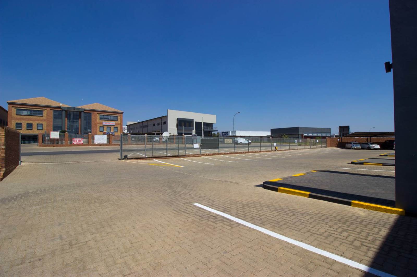 300  m² Commercial space in Witbank Central photo number 9