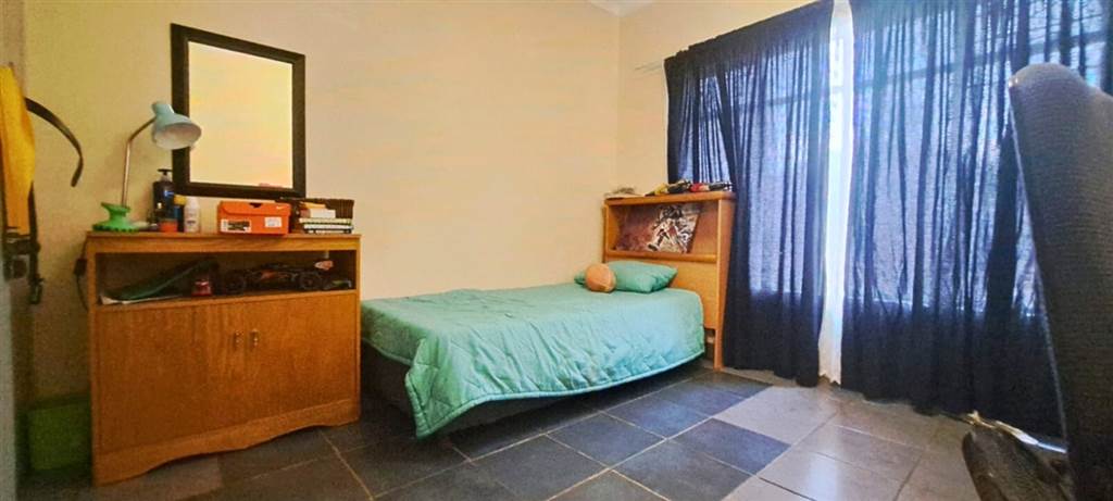 4 Bed House in Protea Park photo number 8