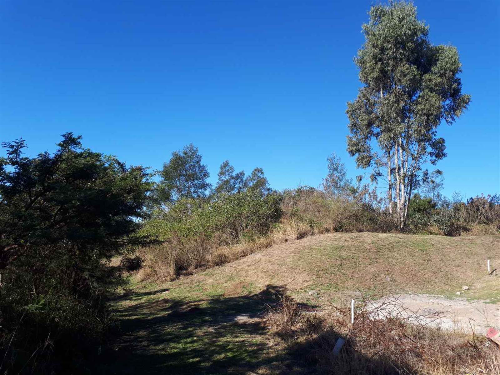 9300 m² Land available in Beacon Bay photo number 3