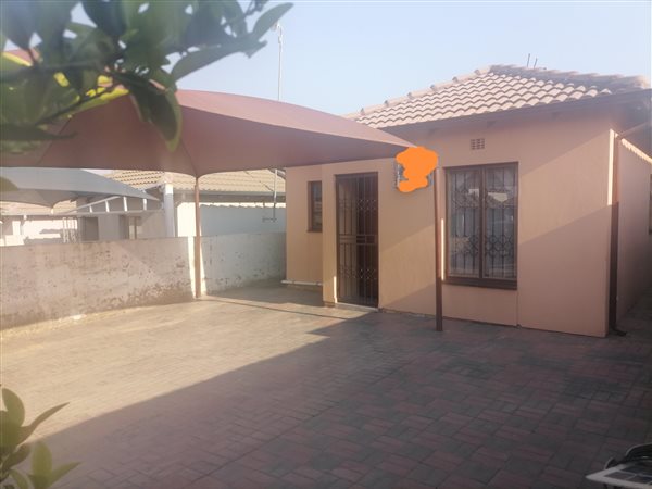 3 Bed House in Clayville