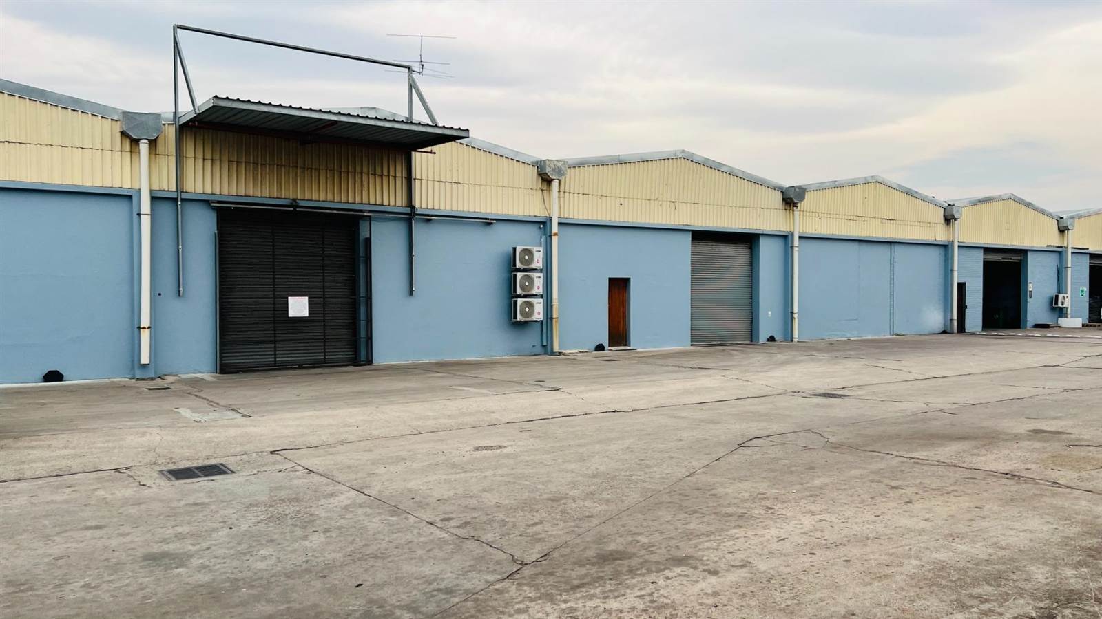 1950  m² Industrial space in Tongaat Central photo number 1