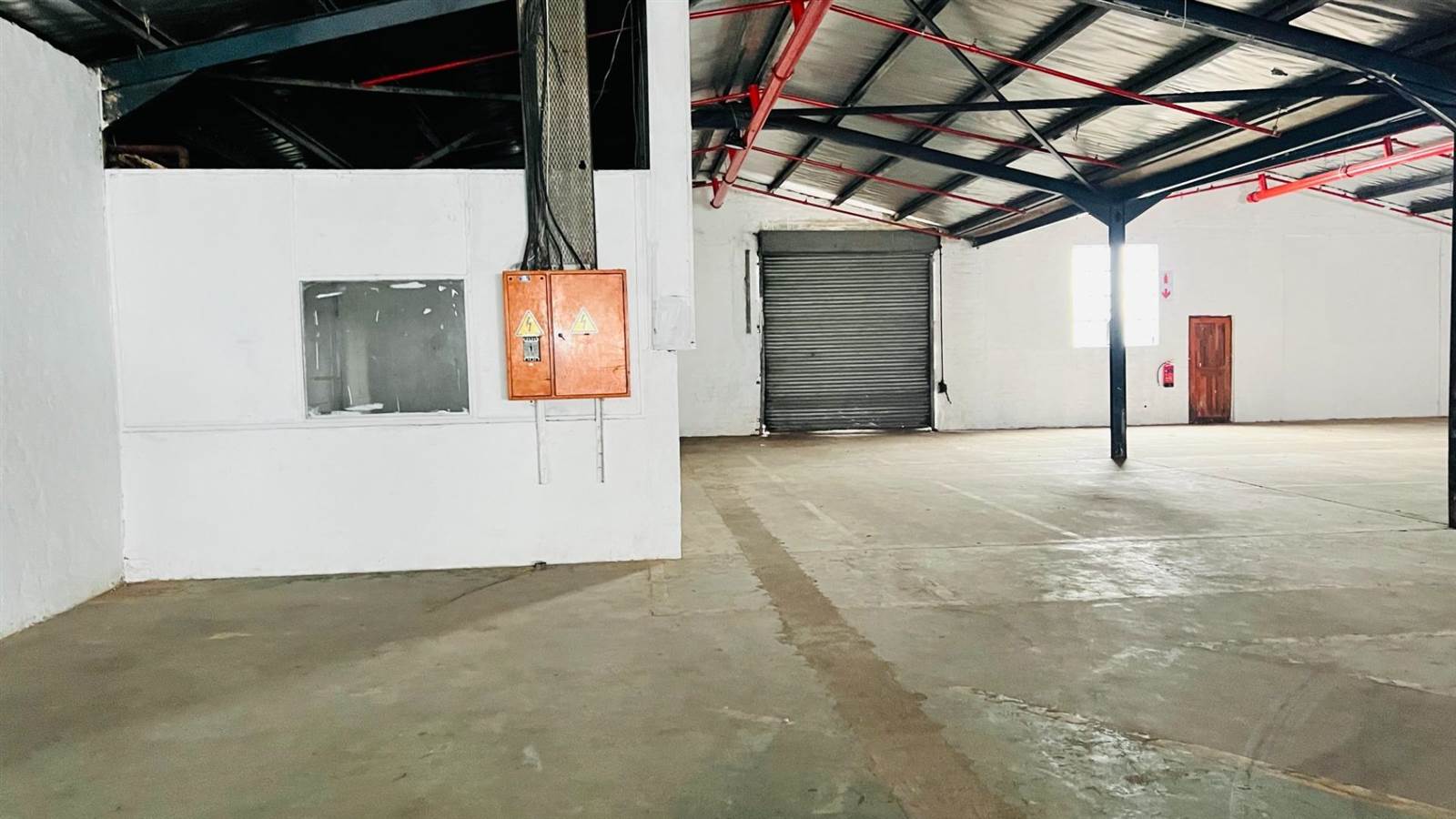 1950  m² Industrial space in Tongaat Central photo number 11