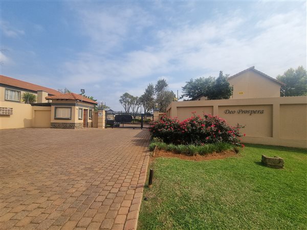 2 Bedroom Duplex 2 Bedroom Duplex