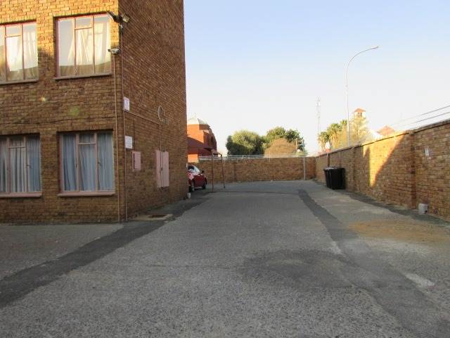 2 Bed Apartment in Brakpan Central photo number 22