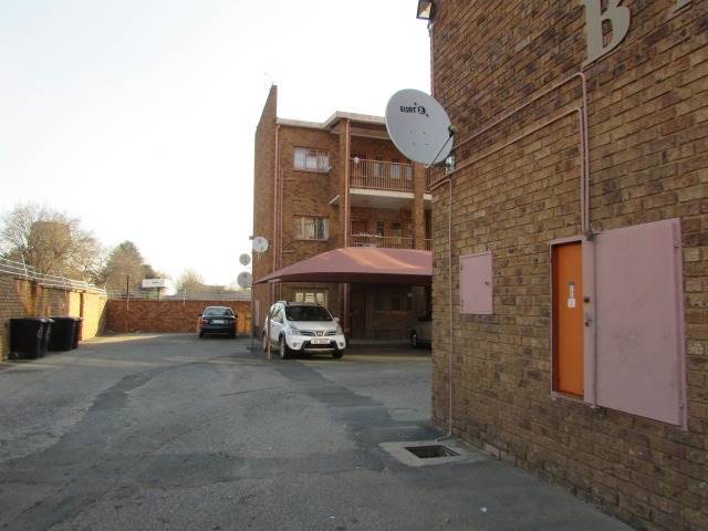 2 Bed Apartment in Brakpan Central photo number 18