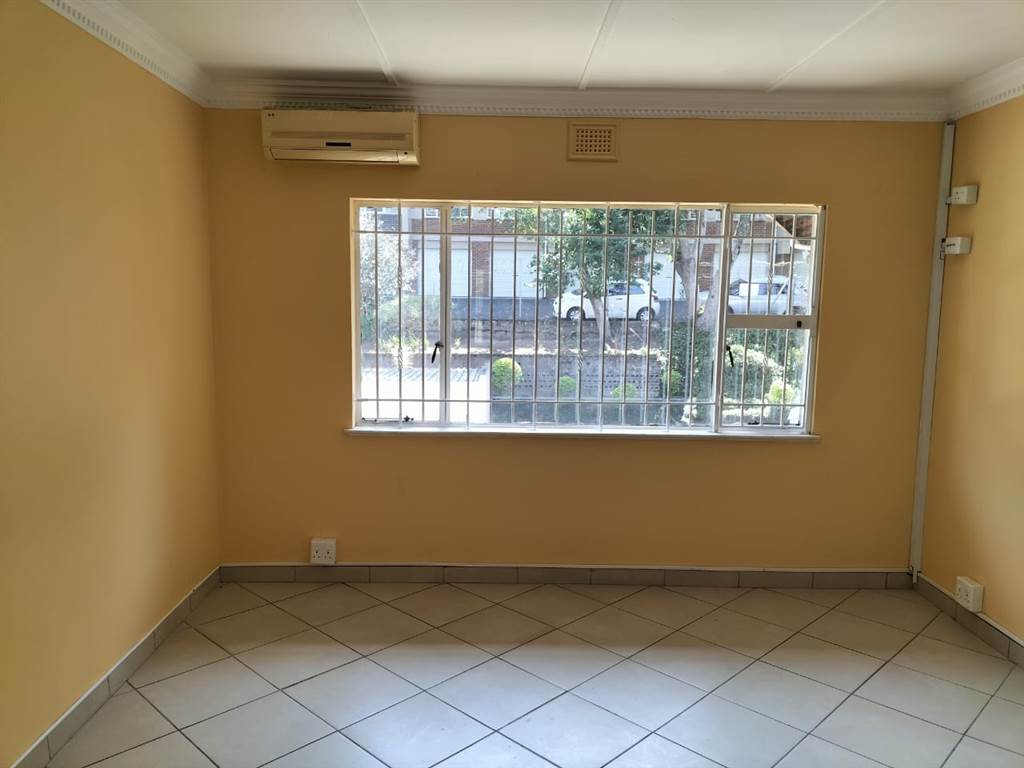 2 Bed Apartment in Pinetown Central photo number 15