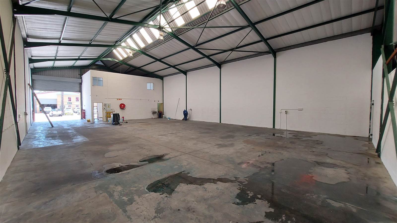 330  m² Industrial space in Killarney Gardens photo number 2