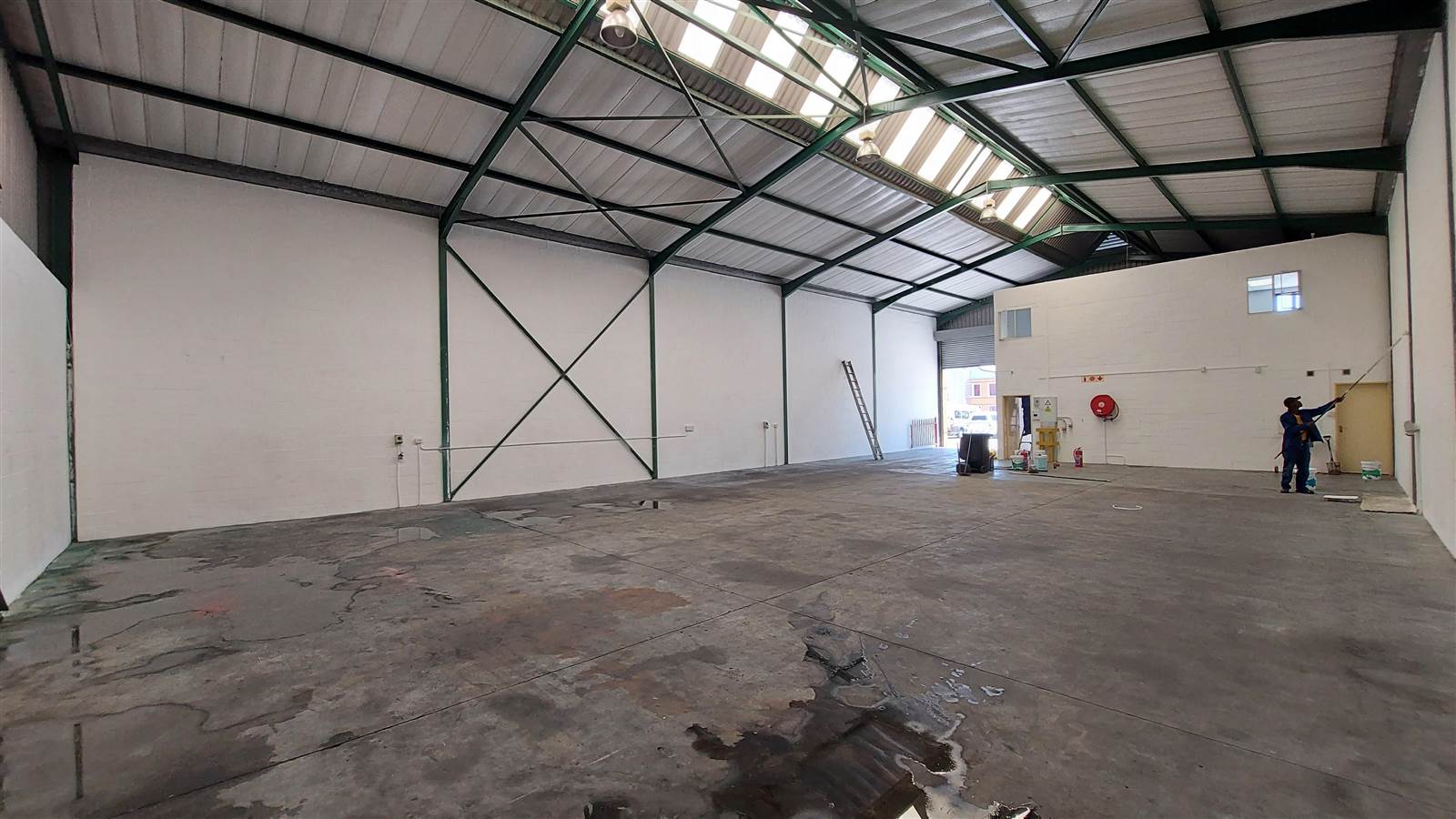 330  m² Industrial space in Killarney Gardens photo number 3