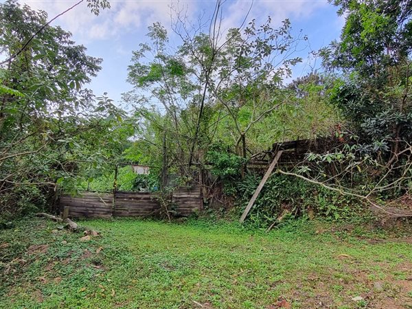 1 349 m² Land