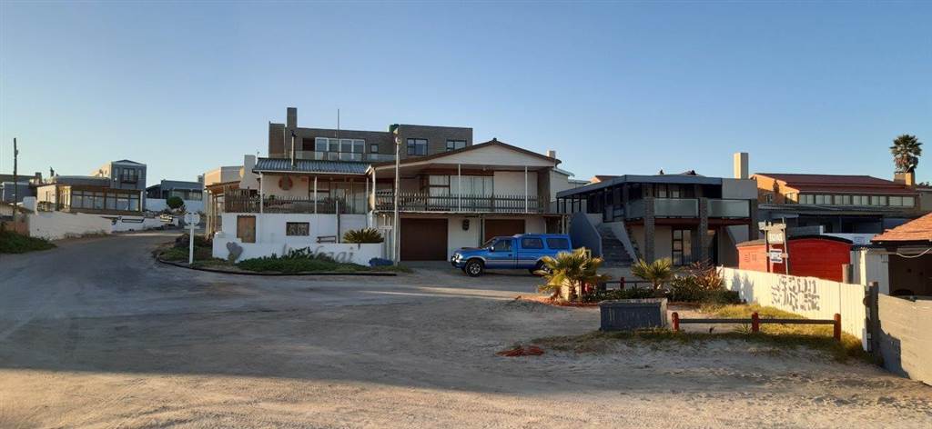 2 Bed House in Port Nolloth photo number 14