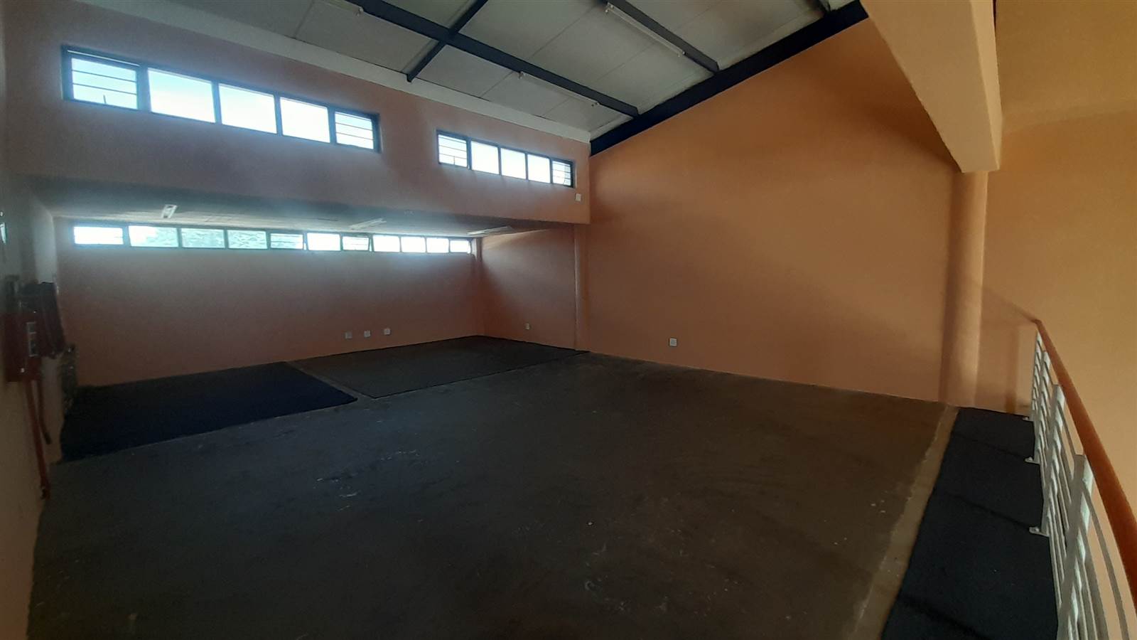 180  m² Commercial space in Rustenburg Central photo number 2