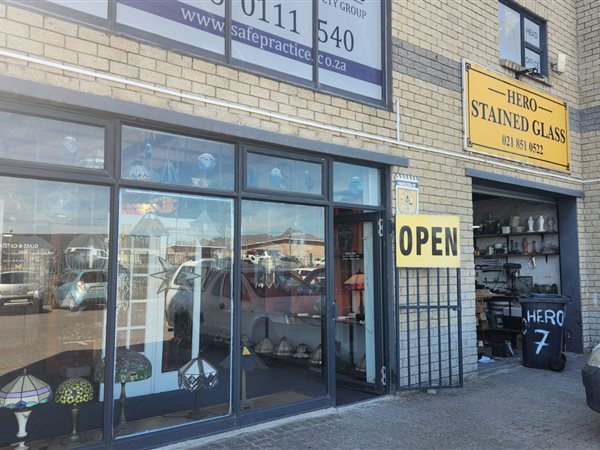 132 m² Retail Space 132 m² Retail Space