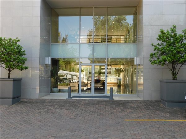 235  m² Office Space in Illovo