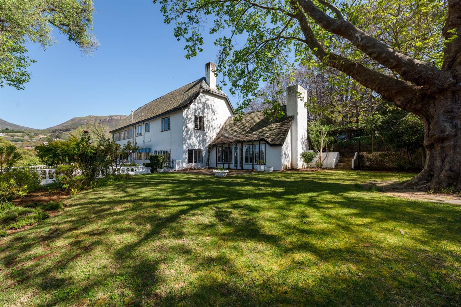 4 Bed House in Constantia photo number 9