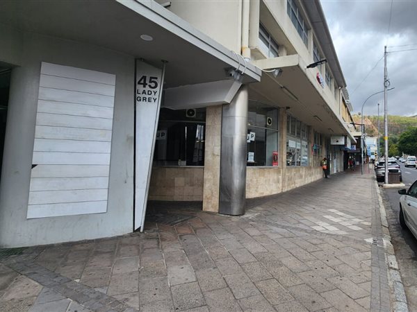 650  m² Retail Space