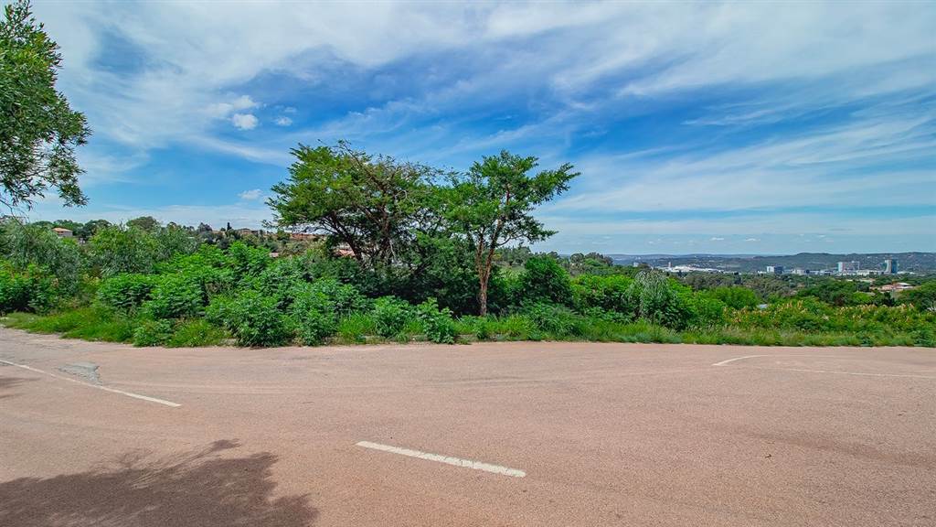 1981 m² Land available in Waterkloof Heights photo number 3