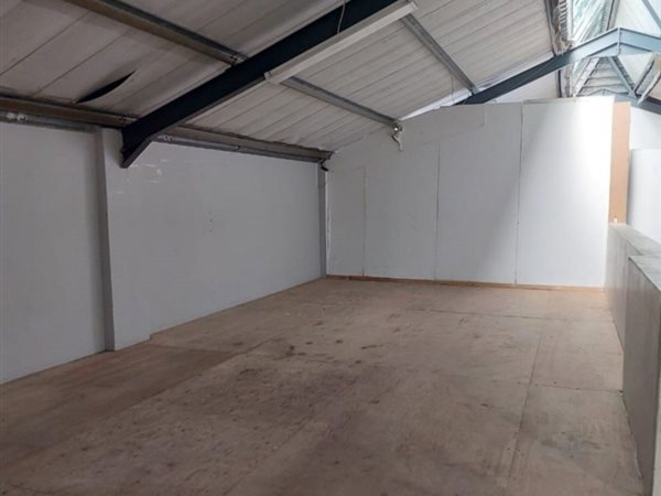 318  m² Industrial space