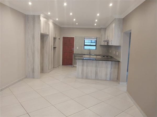 3 Bed Apartment in Rynfield