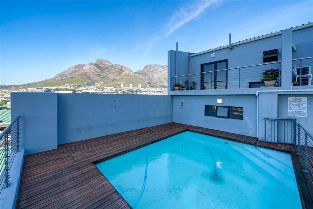 1 Bed Apartment in Cape Town City Centre photo number 16