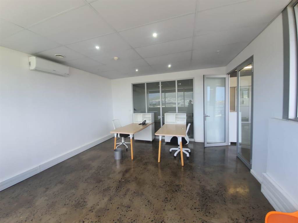 930  m² Commercial space in Paarden Eiland photo number 10