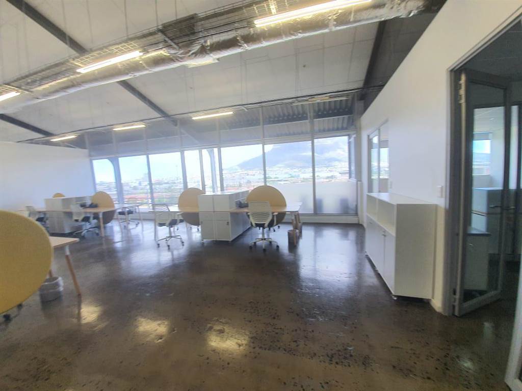 930  m² Commercial space in Paarden Eiland photo number 13