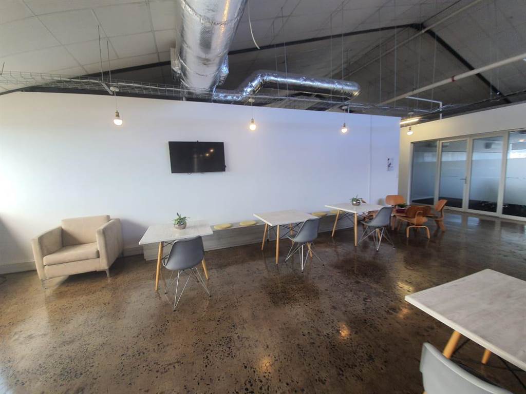 930  m² Commercial space in Paarden Eiland photo number 3