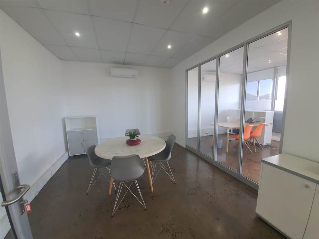 930  m² Commercial space in Paarden Eiland photo number 12