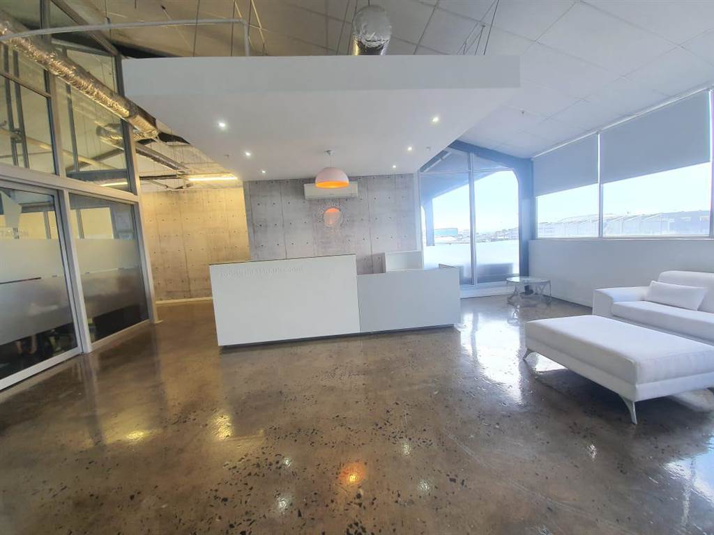 930  m² Commercial space in Paarden Eiland photo number 1