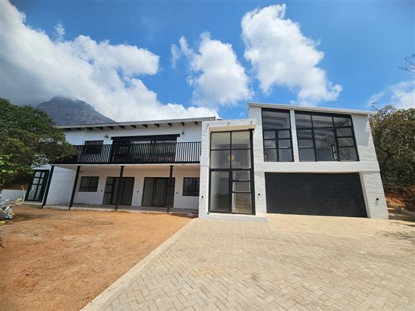 4 Bedroom House 4 Bedroom House