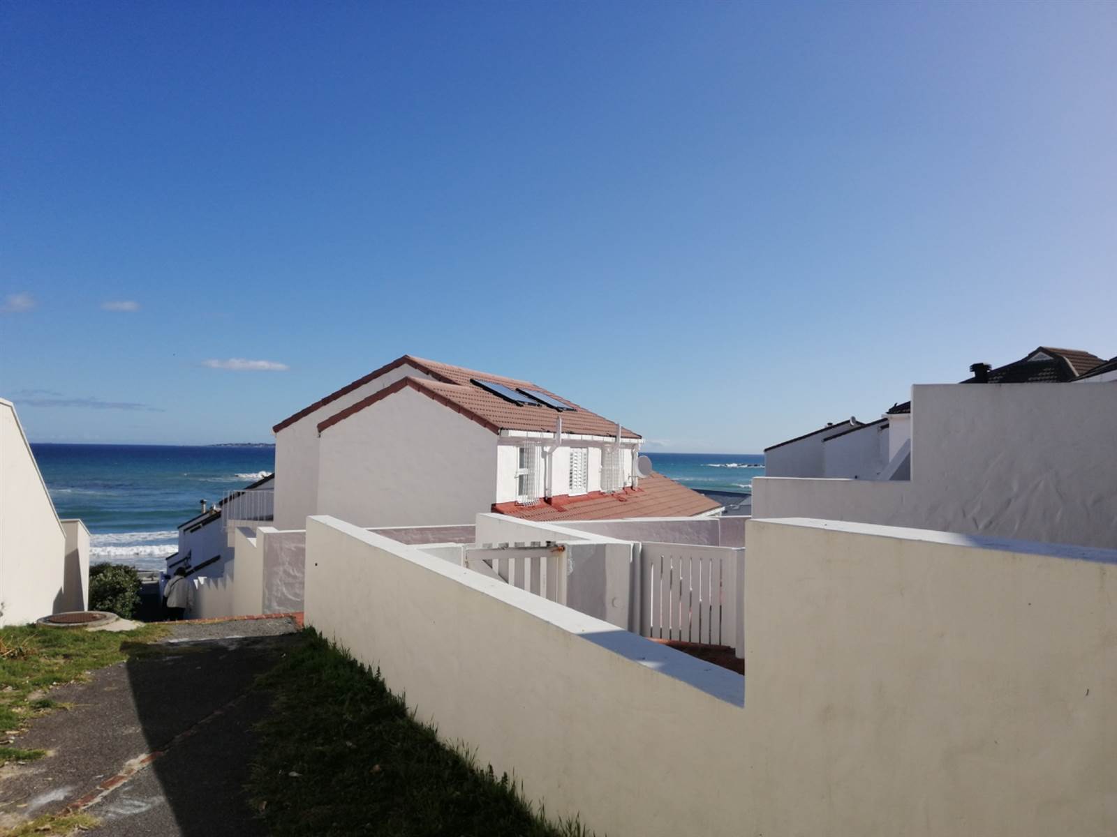 3 Bed House in Bloubergstrand photo number 7