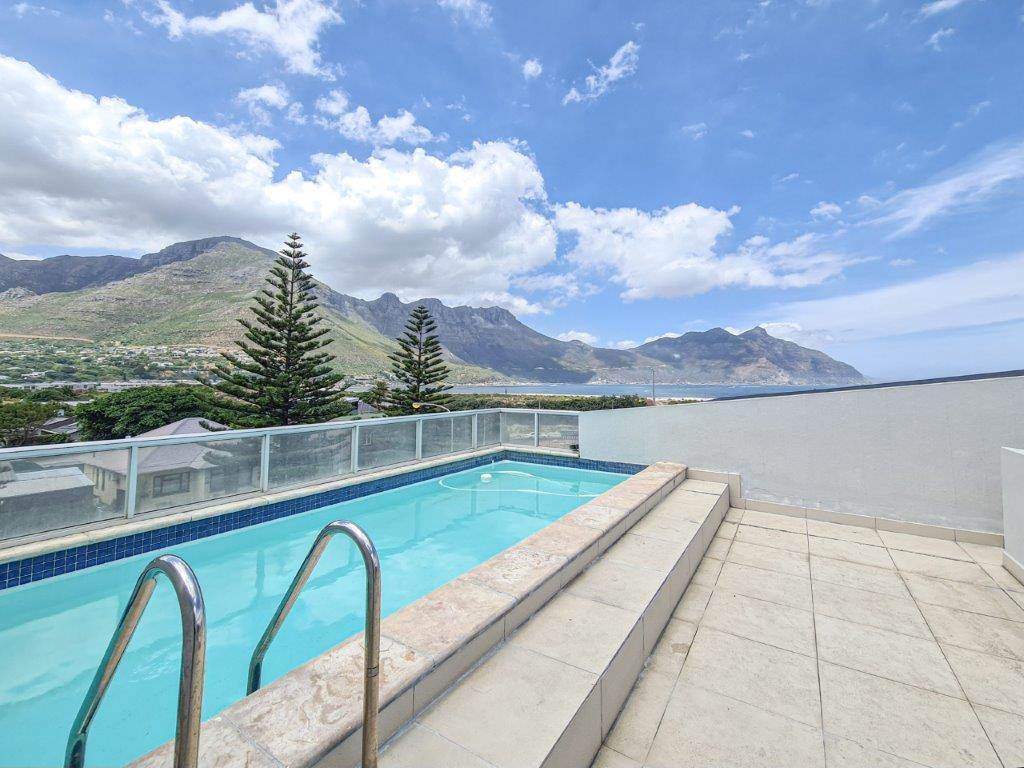 2 Bed Apartment in Hout Bay and surrounds photo number 7