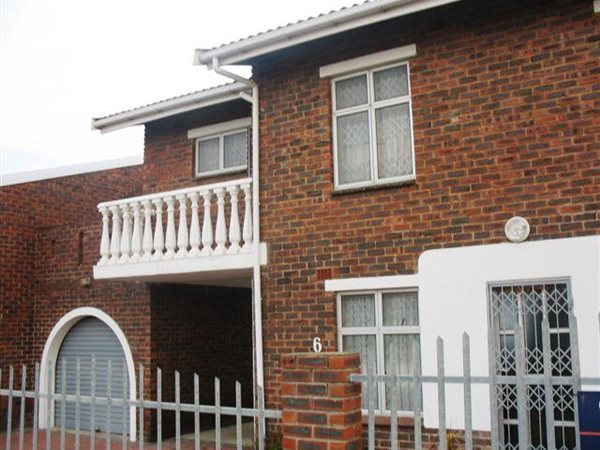 3 Bed Townhouse in Park Rynie
