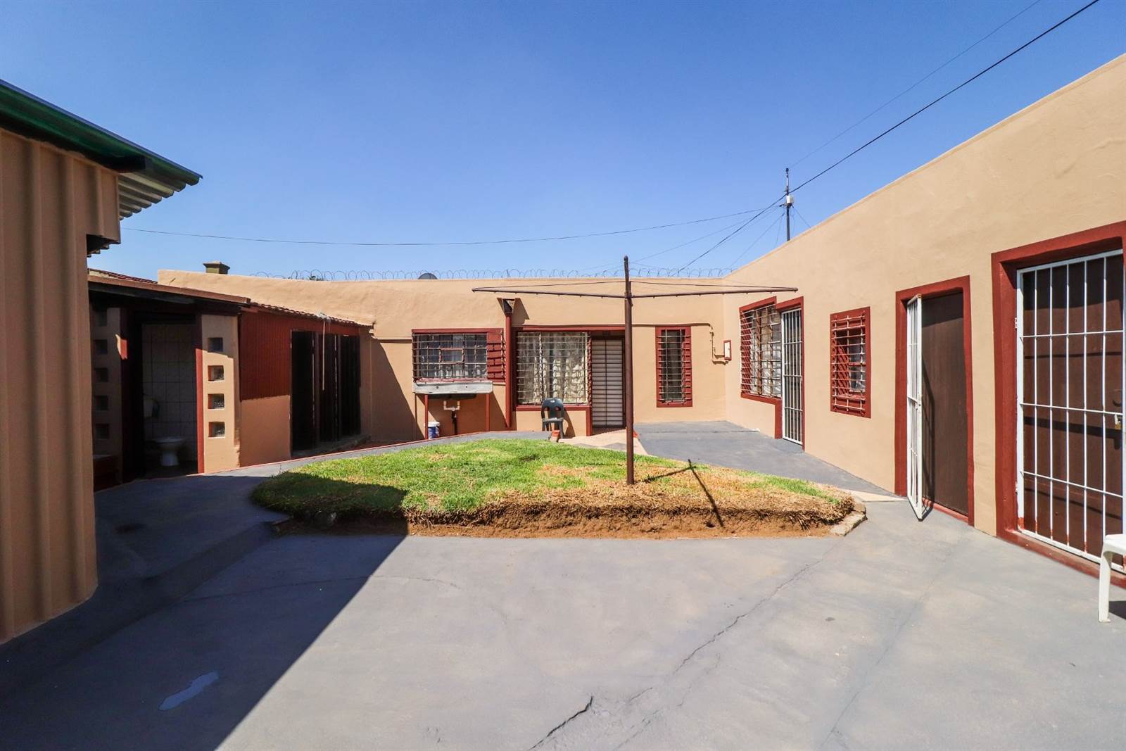 7 Bed House in Turffontein photo number 30