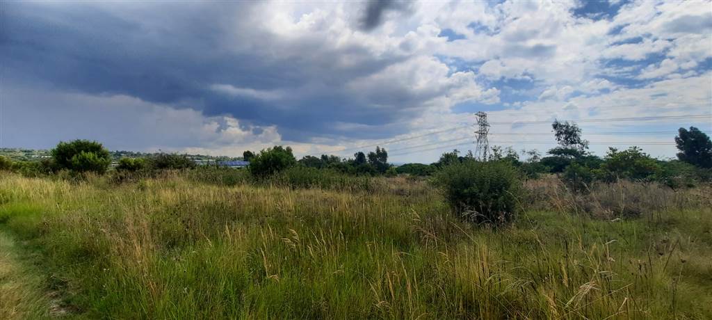 5004 m² Land available in Blue Hills Equestrian Estate photo number 4