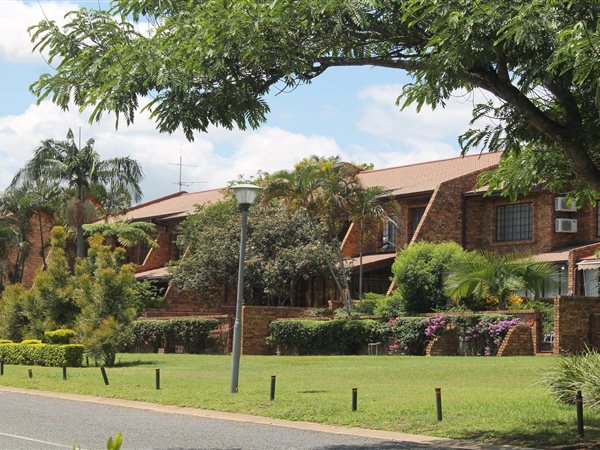 4 Bedroom Townhouse 4 Bedroom Townhouse