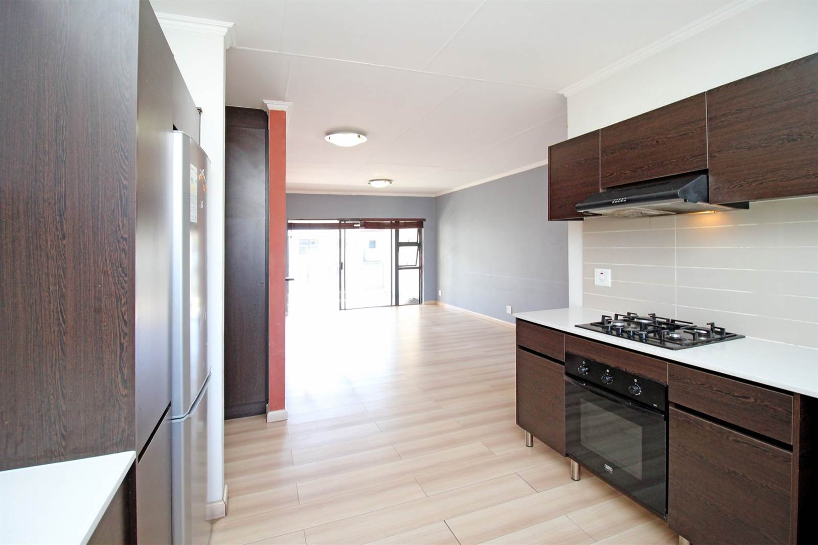 2 Bed Apartment in Kyalami Hills photo number 3