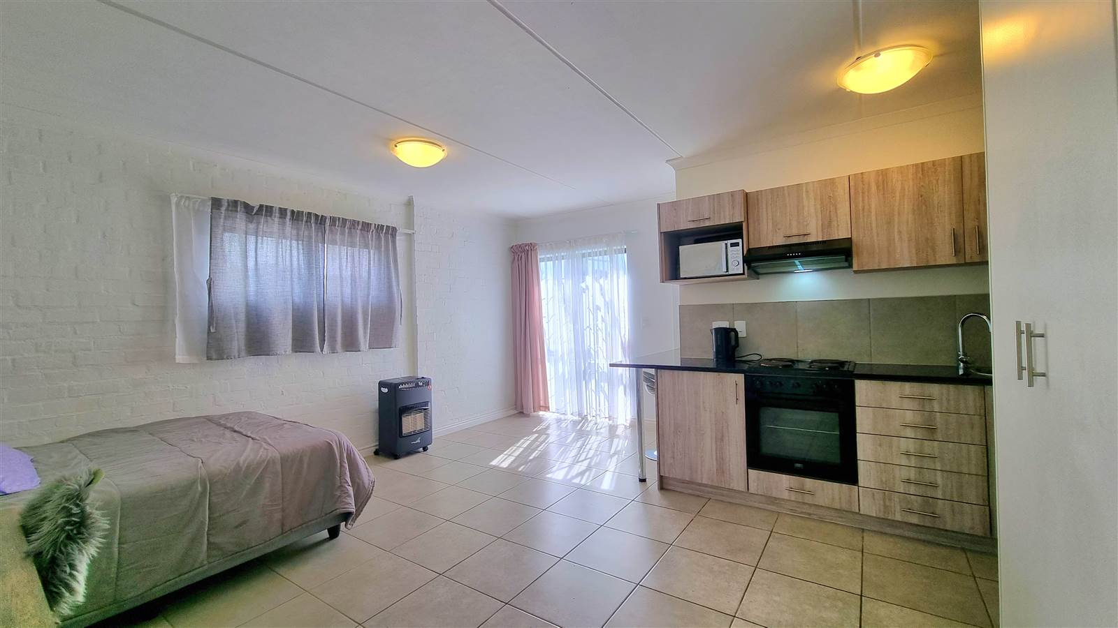 1 Bed Apartment in Glenhaven photo number 3